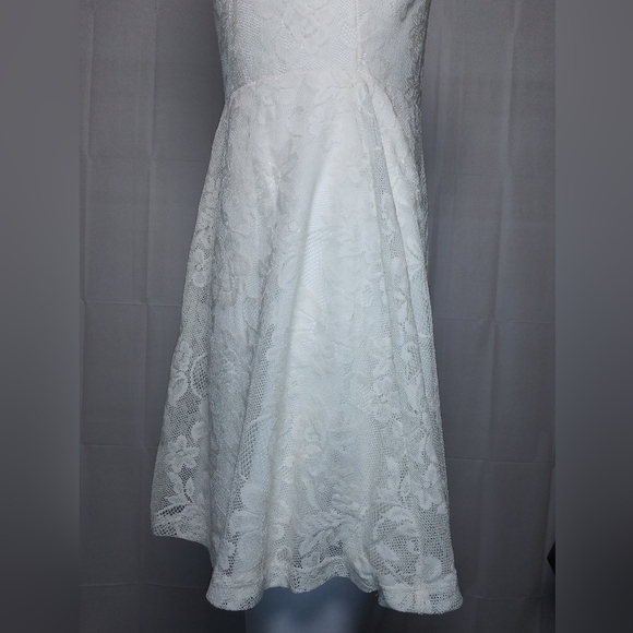 #18-Off White Dress - Picture 2 of 5